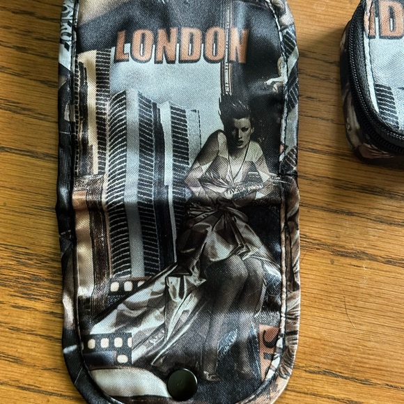 Vintage travel makeup case - Picture 12 of 14